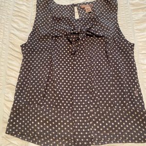 Beautiful H&M Sleeveless Polka Dot Top | Size 4